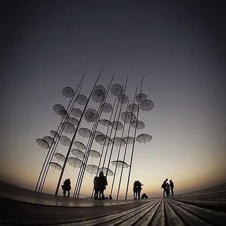 What A Wonderful Location To Seaside Apartament